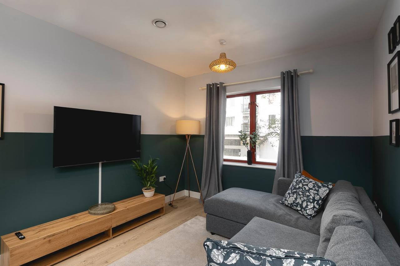 Wesley Gate Apartments - By Hostly Reading Dış mekan fotoğraf