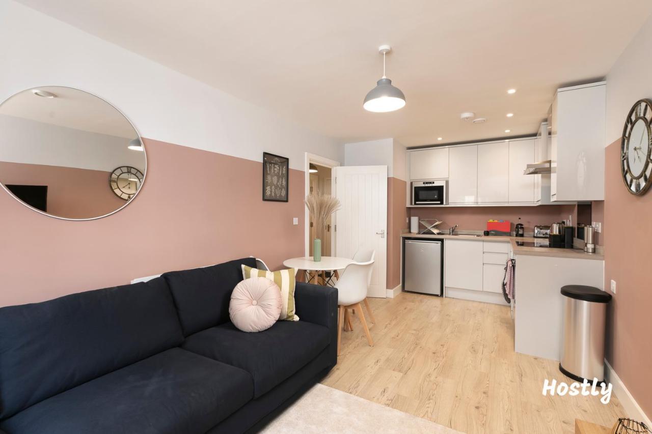 Wesley Gate Apartments - By Hostly Reading Dış mekan fotoğraf