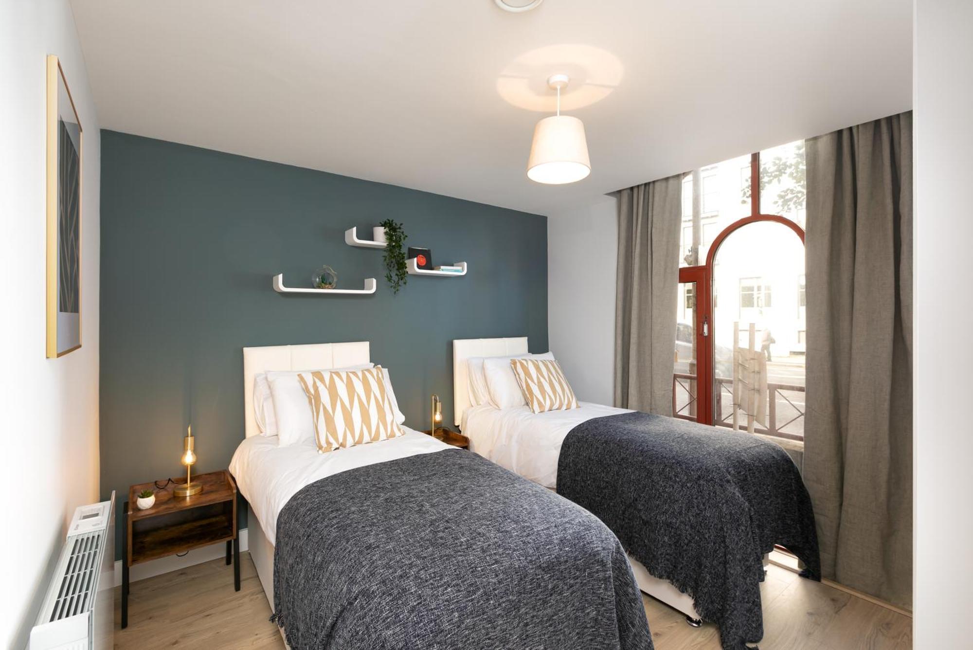 Wesley Gate Apartments - By Hostly Reading Dış mekan fotoğraf